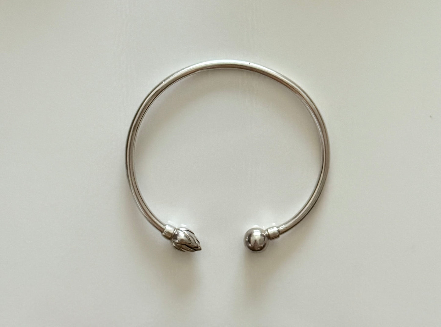 Single Lotus Bangle in Silver